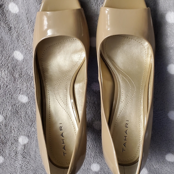 Brand New Tahari peep toe heels - Picture 9 of 10